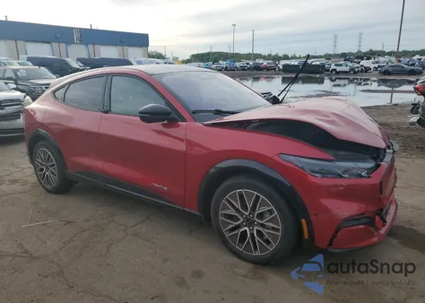 2024 Ford Mustang Mach-E Premium z USA, uszkodzony, nr VIN 3FMTK3SU6RMA09297